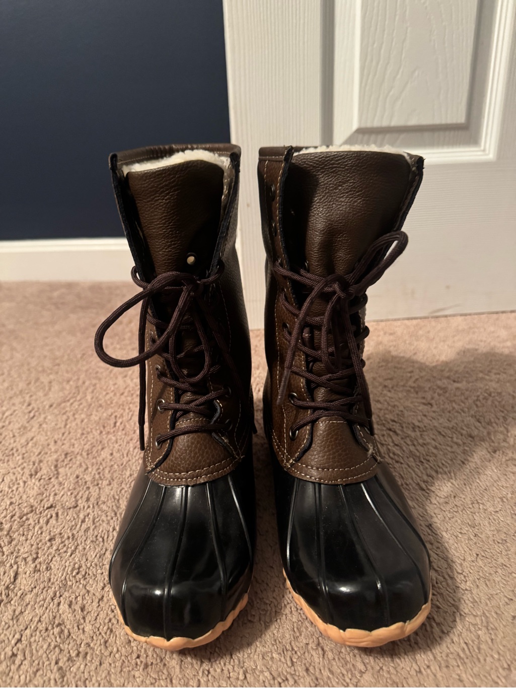 Eastland Women's Brown Leather Lace-Up Winter Duck Boots With Black Rubber Toe